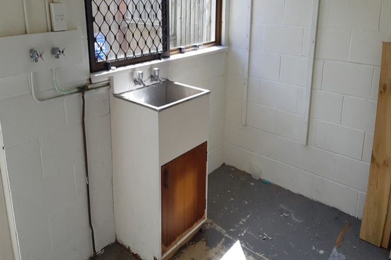 Photo of property in 3/84 Pupuke Road, Hillcrest, Auckland, 0627