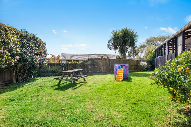 Photo of property in 106 Queen Street, Northcote Point, Auckland, 0627