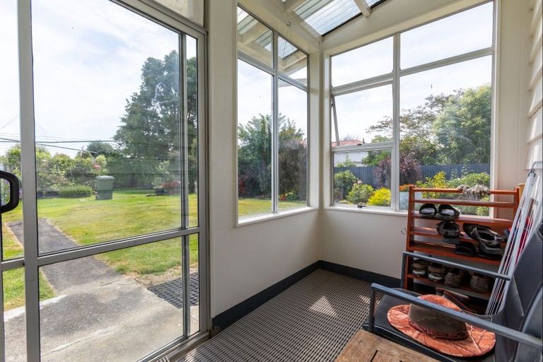 Photo of property in 37 Fox Street, Woodville, 4920