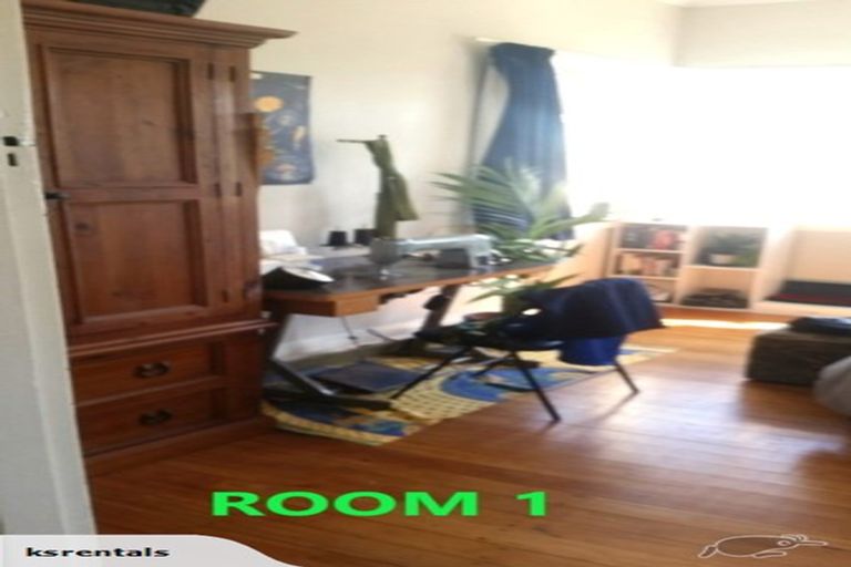 Photo of property in 56 Pembroke Road, Northland, Wellington, 6012