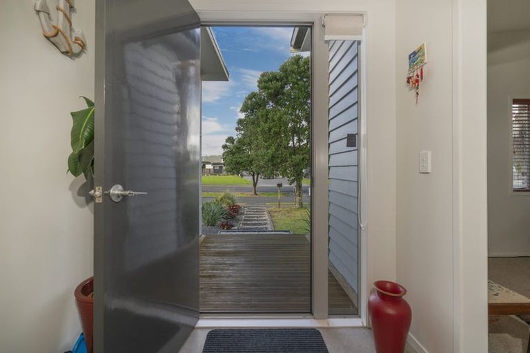 Photo of property in 2 Pelican Place, Whitianga, 3510