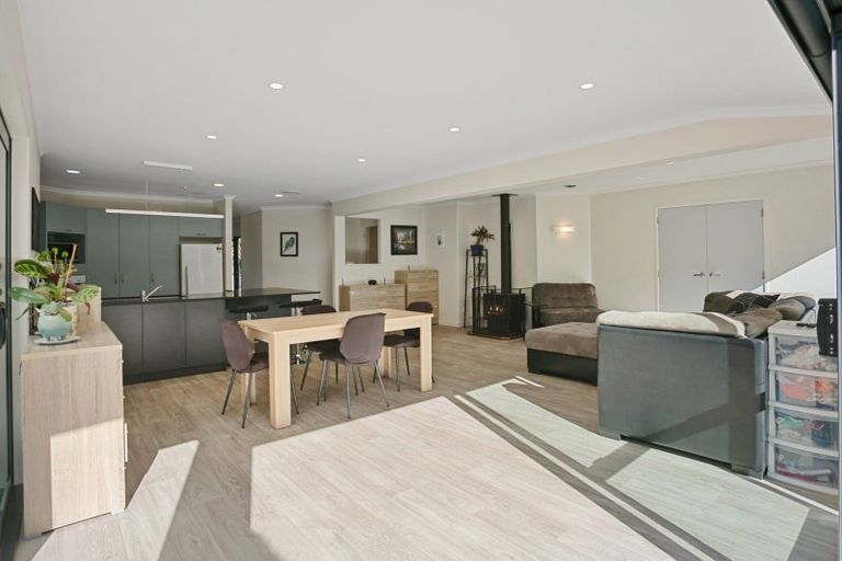 Photo of property in 11 Belmont Rise, Katikati, 3129