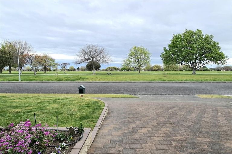 Photo of property in 100 Freyberg Avenue, Tamatea, Napier, 4112