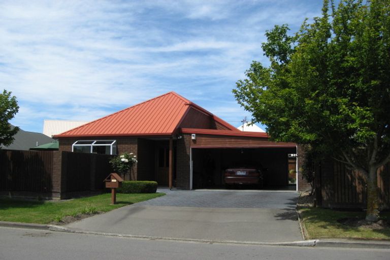 Photo of property in 4 Claverley Gardens, Avonhead, Christchurch, 8042
