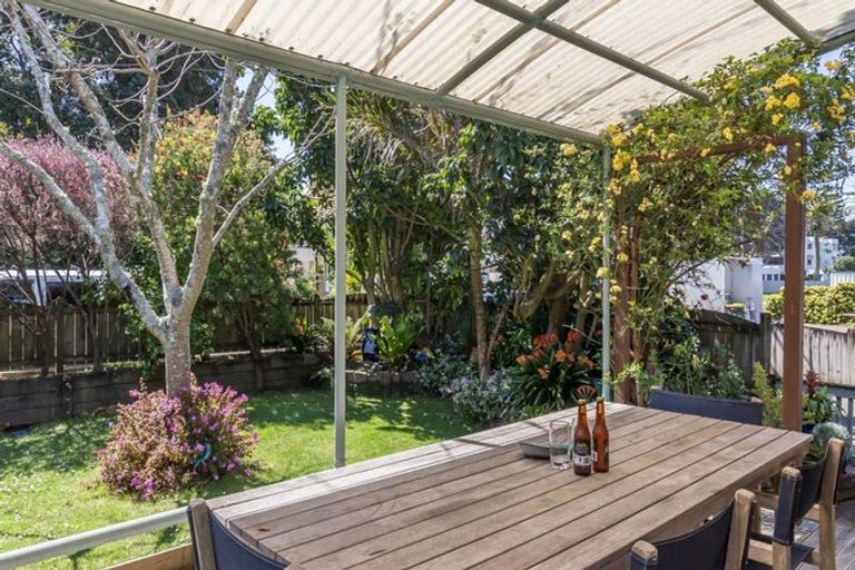 Photo of property in 1/16 Puriri Avenue, Greenlane, Auckland, 1051
