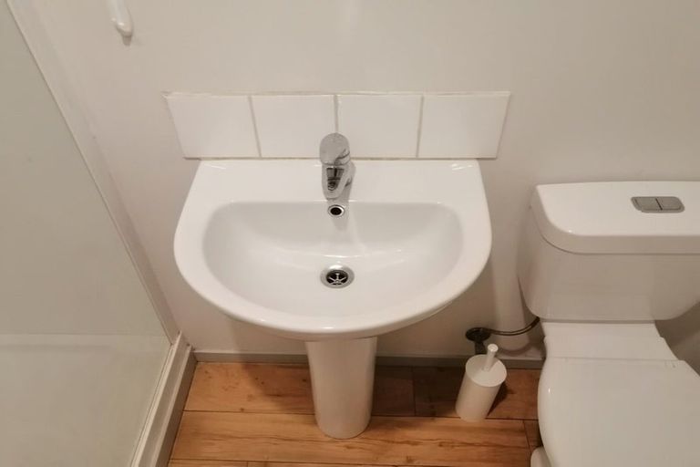 Photo of property in 2/21 Gloaming Place, Conifer Grove, Takanini, 2112