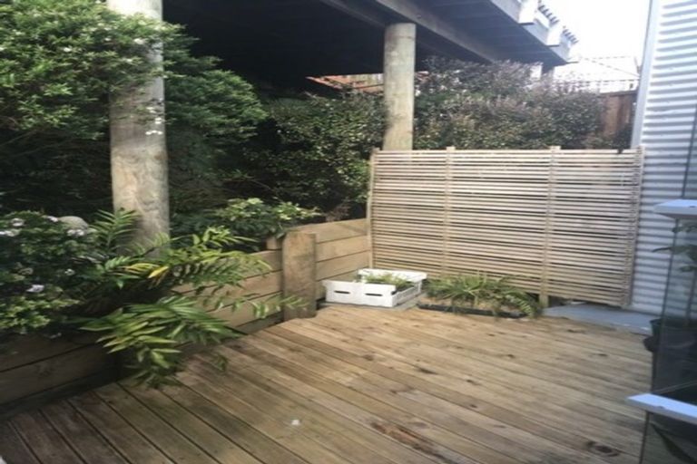 Photo of property in 100e Karepa Street, Brooklyn, Wellington, 6021