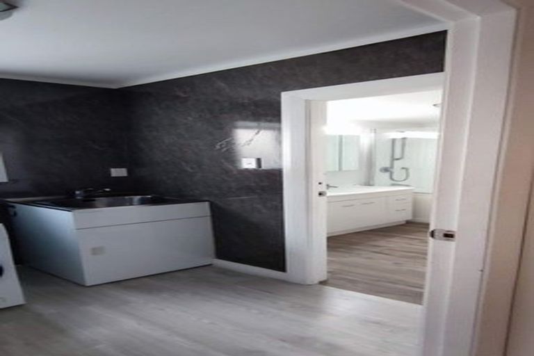 Photo of property in 4 Mills Road, Brooklyn, Wellington, 6021