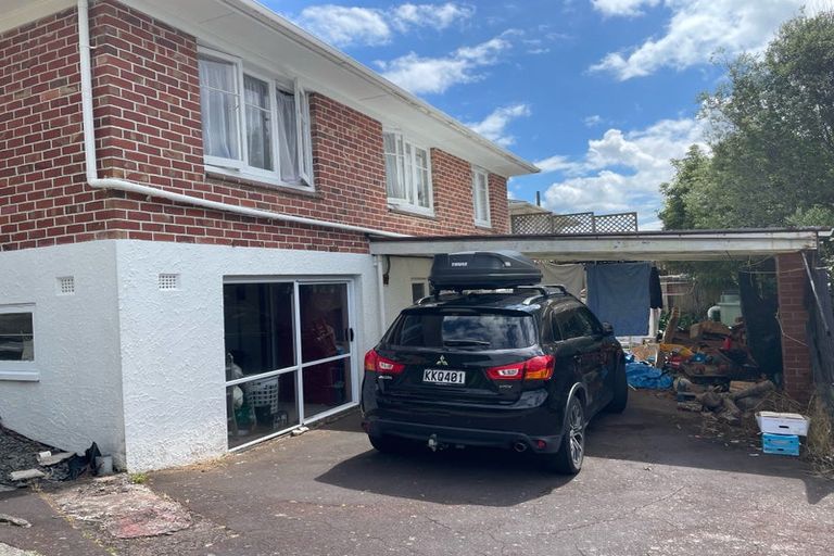 Photo of property in 32 Golf Road, New Lynn, Auckland, 0600