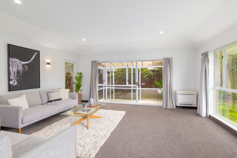 Photo of property in 21 Wharenui Road, Upper Riccarton, Christchurch, 8041