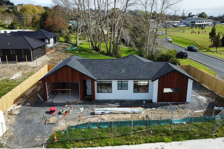 Photo of property in 2 Mahi Road, Helensville, 0800