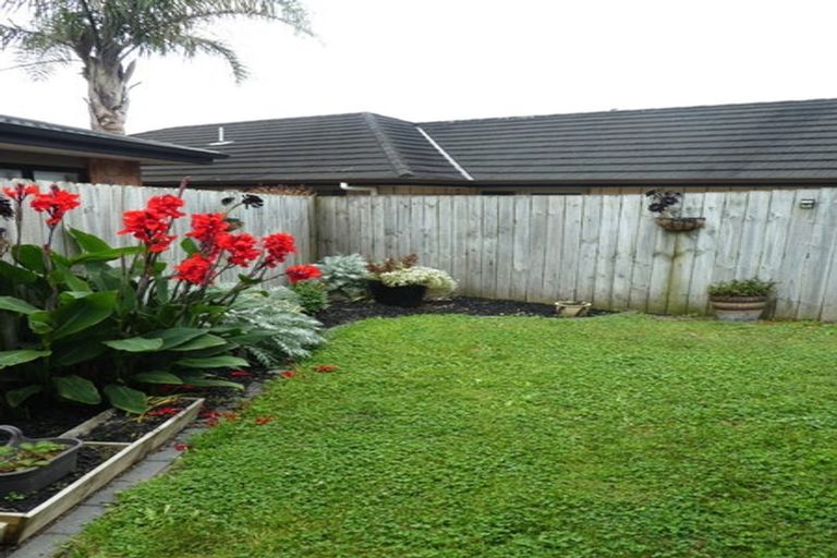 Photo of property in 11 Logan Place, Waiuku, 2123