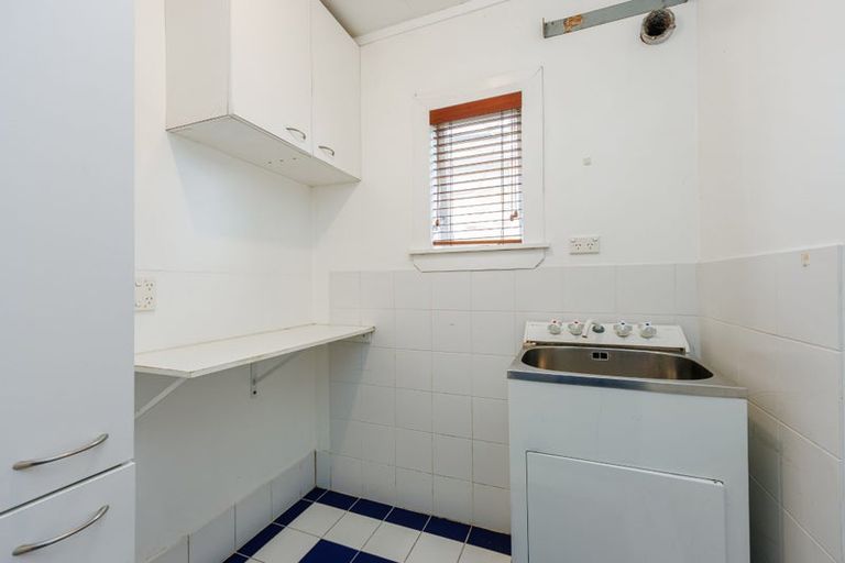 Photo of property in 93 Sylvan Avenue, Northcote, Auckland, 0627