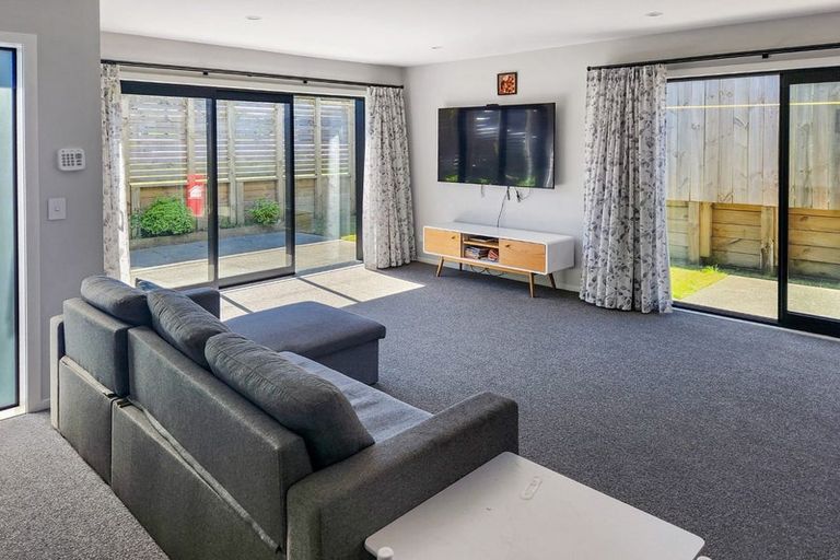 Photo of property in 42a Moeraki Road, Maoribank, Upper Hutt, 5018