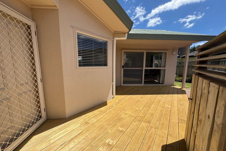 Photo of property in 5 Edgewater Grove, Whakatane, 3120