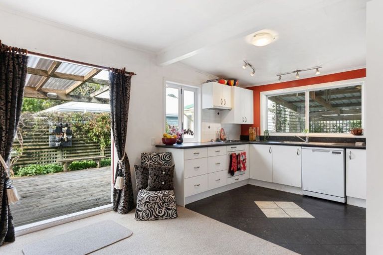 Photo of property in 98 Awapuni Road, Awapuni, Gisborne, 4010