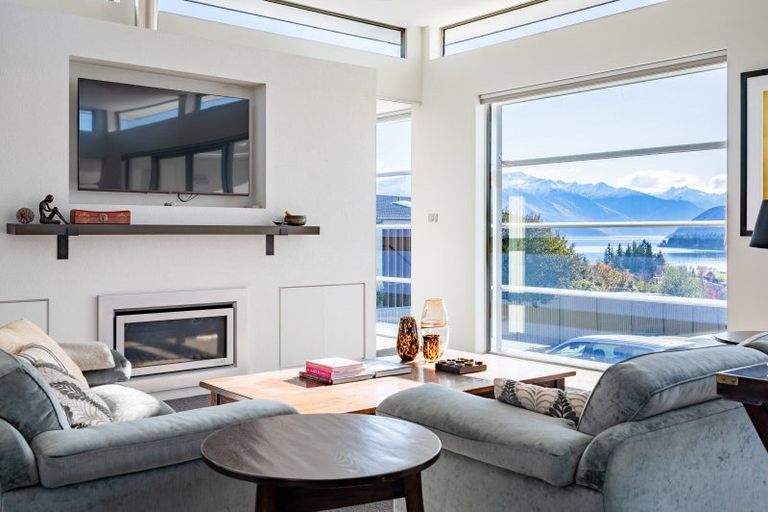 Photo of property in 15 Faulks Terrace, Wanaka, 9305