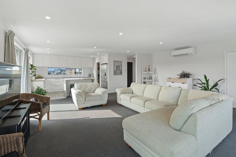 Photo of property in 76 Stationmasters Way, Prebbleton, 7604