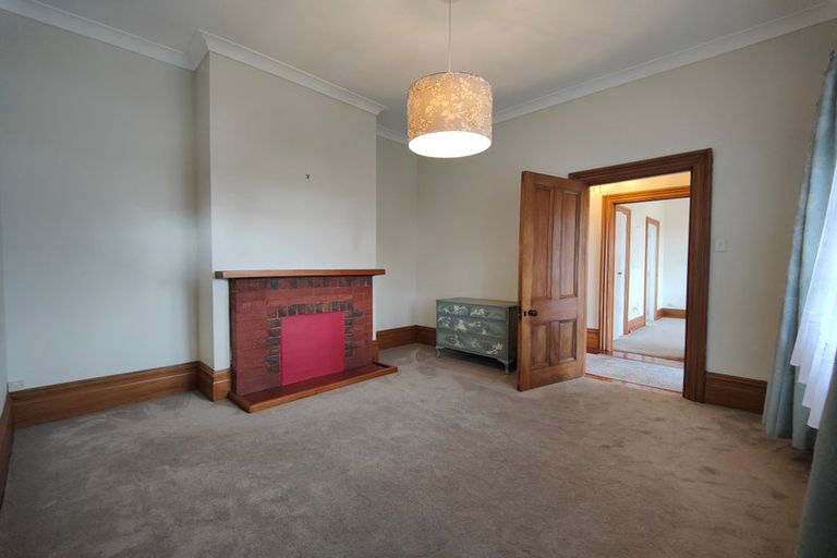 Photo of property in 28 Whites Line West, Woburn, Lower Hutt, 5010