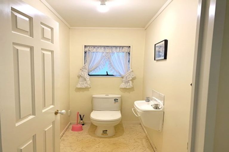Photo of property in 5 Millstream Drive, Henderson, Auckland, 0610
