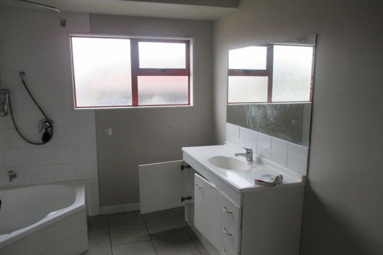 Photo of property in 4 Inverness Avenue, Hamilton East, Hamilton, 3216