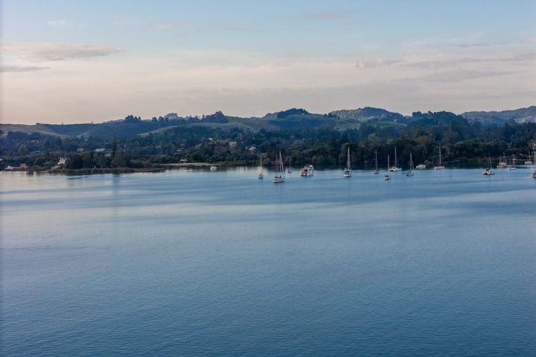Photo of property in 100 Doves Bay Road, Kerikeri, 0294