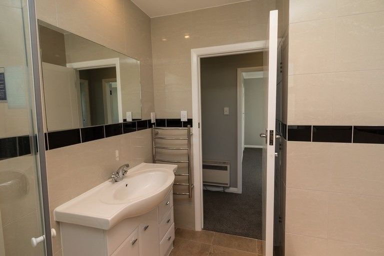 Photo of property in 415 Broadway, Stratford, 4332