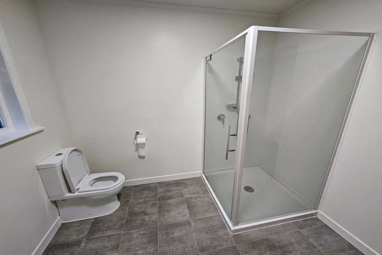 Photo of property in 16 Redwood Avenue, Tawa, Wellington, 5028