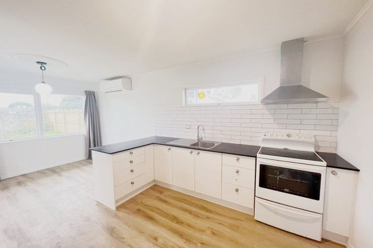 Photo of property in 82 Muir Avenue, Mangere Bridge, Auckland, 2022