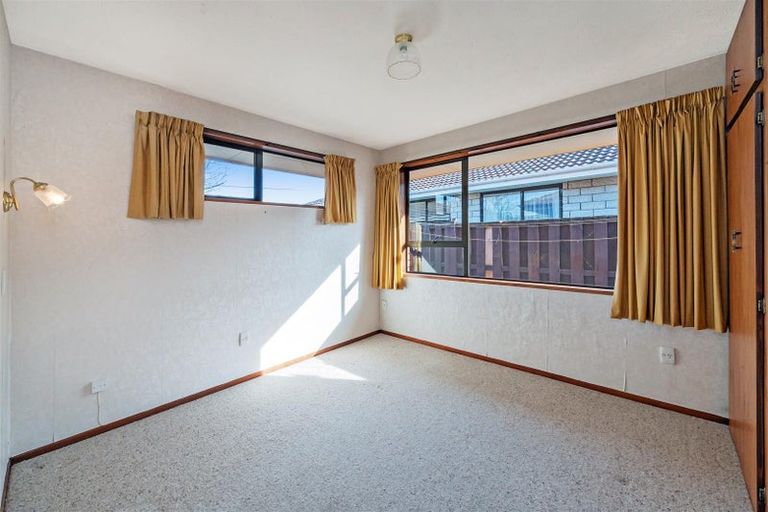 Photo of property in 22 Lake Terrace Road, Burwood, Christchurch, 8061