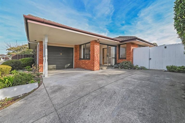 Photo of property in 22 Lake Terrace Road, Burwood, Christchurch, 8061