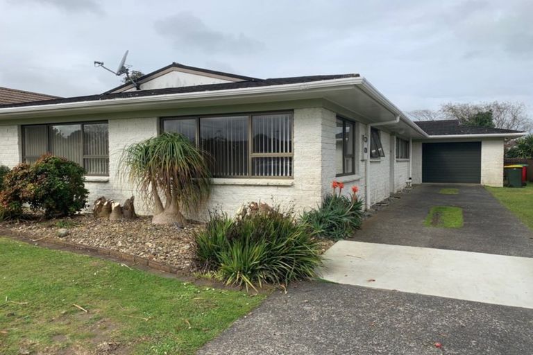 Photo of property in 20 Norfolk Rise, Waiuku, 2123