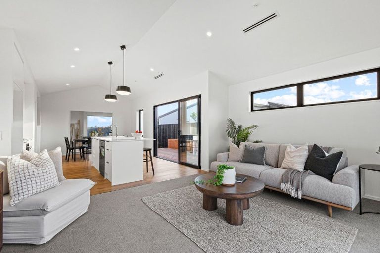 Photo of property in 1 Hobbs Lane, Harewood, Christchurch, 8051