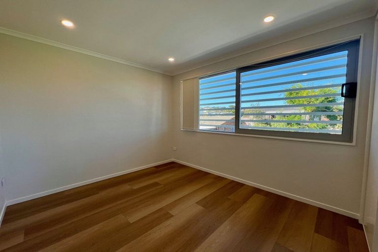 Photo of property in 109 Prince Regent Drive, Half Moon Bay, Auckland, 2012