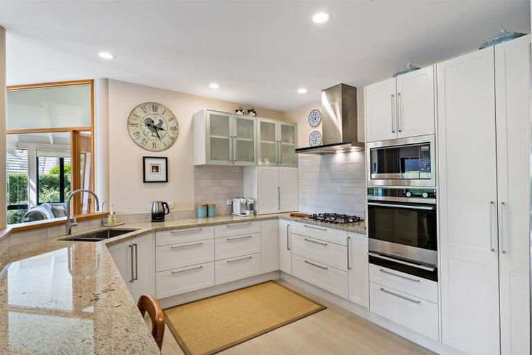 Photo of property in 2/33 Milford Road, Milford, Auckland, 0620