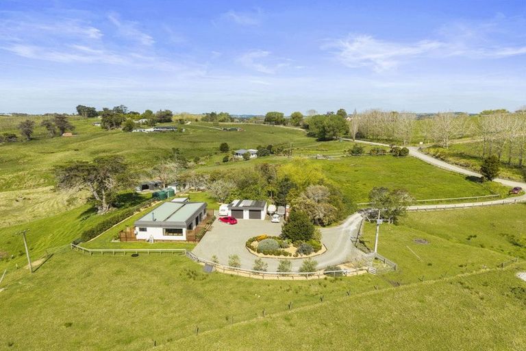 Photo of property in 316 Mountain Road, Maungaturoto, 0587