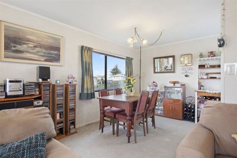 Photo of property in 69 Puriri Road, Pukekohe, 2120