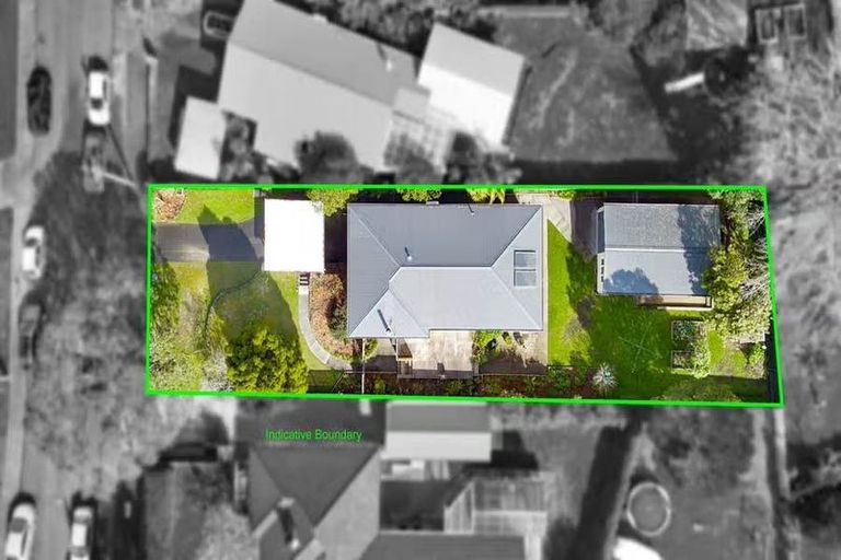 Photo of property in 34 Coniston Avenue, Te Atatu South, Auckland, 0610