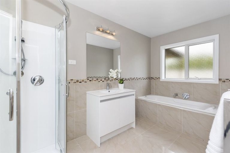 Photo of property in 210 Saint James Drive, Huntington, Hamilton, 3210