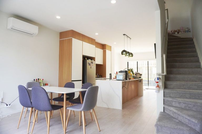 Photo of property in 4 Lawson Creek Street, Massey, Auckland, 0614