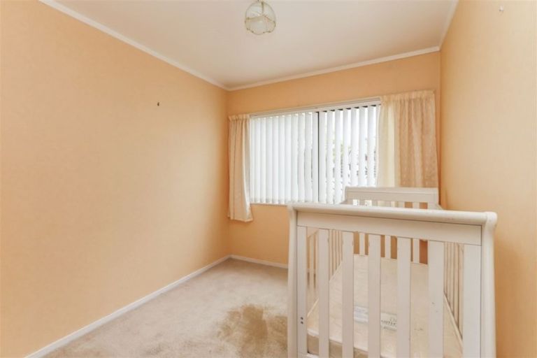 Photo of property in 16 Tainui Terrace, Inglewood, 4330