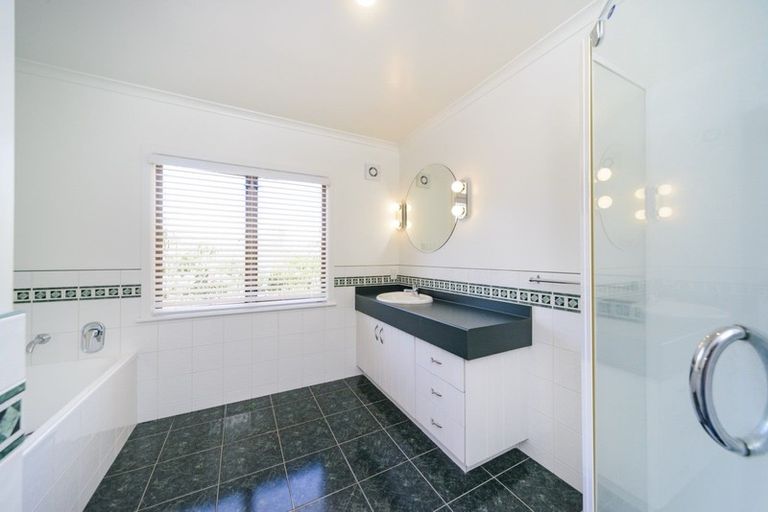 Photo of property in 28a Karina Terrace, Roslyn, Palmerston North, 4414