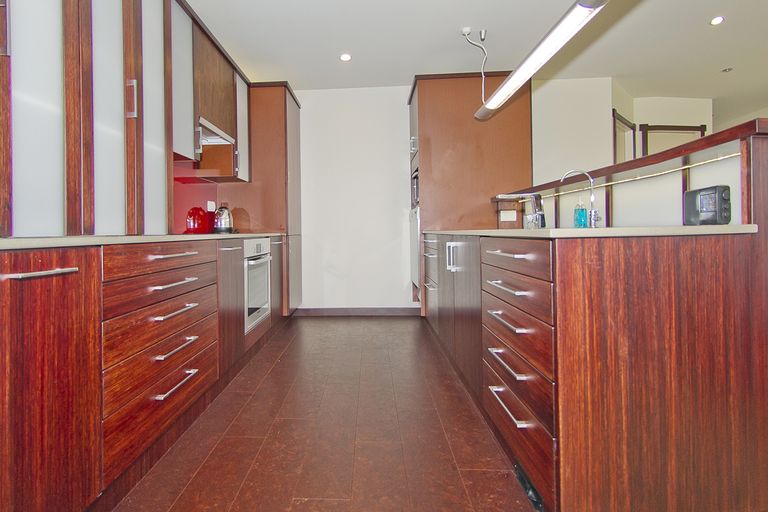 Photo of property in 10 Hei Esplanade, Whitianga, 3510