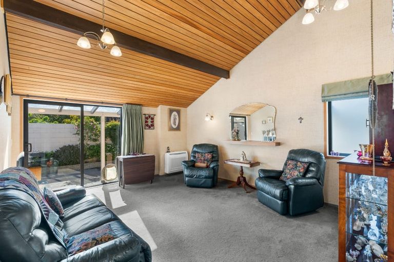 Photo of property in 2/207a Fifield Terrace, Opawa, Christchurch, 8023