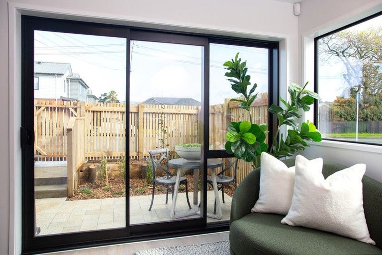 Photo of property in 5 Whati Lane, Henderson, Auckland, 0612