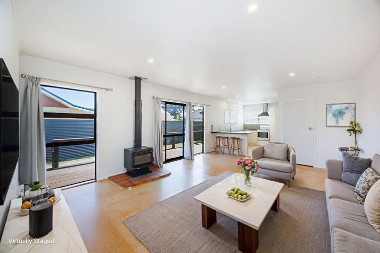 Photo of property in 65 Himatangi Street, Himatangi Beach, Foxton, 4891
