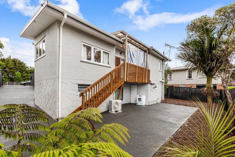Photo of property in 27 Withers Road, Glen Eden, Auckland, 0602