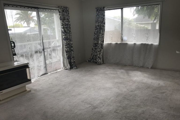 Photo of property in 63b/1 Colwill Road, Massey, Auckland, 0614