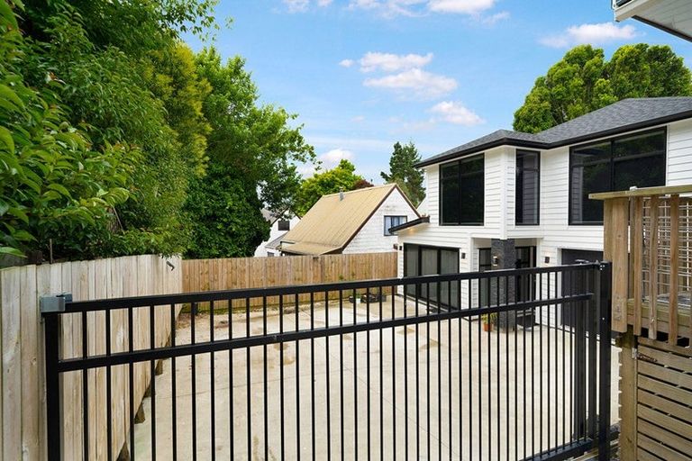 Photo of property in 36a Redoubt Road, Goodwood Heights, Auckland, 2105