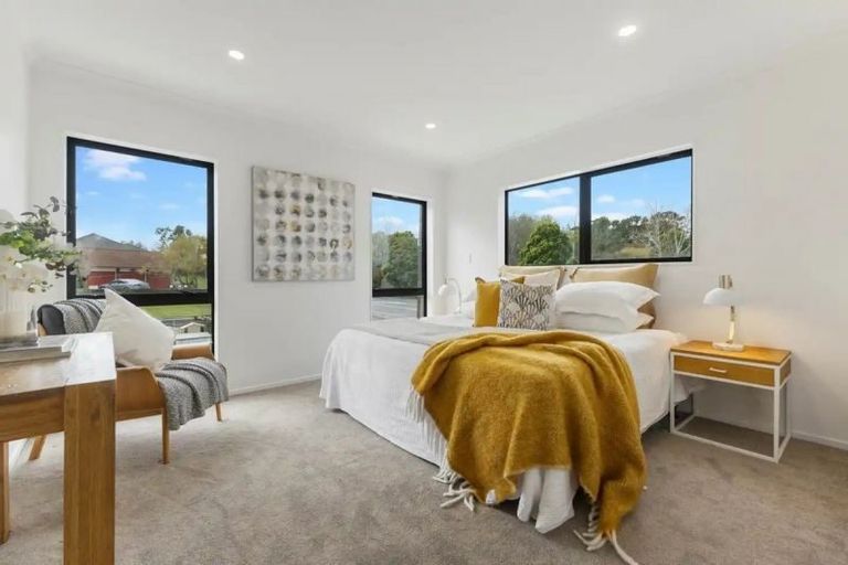 Photo of property in 559c Great South Road, Rosehill, Papakura, 2113